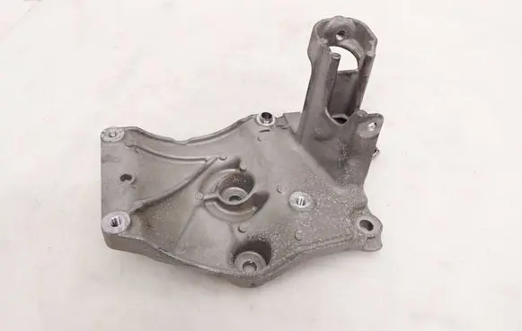 Peugeot 3008 II A/C compressor mount bracket 9823598480