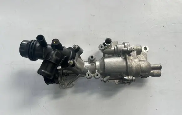 Mercedes-Benz C W205 Water pump A2742000307 130117 ZGS002
