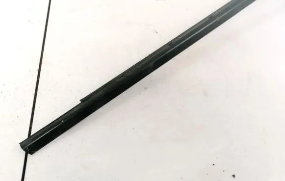 Mazda 3 I Front door glass trim molding 
