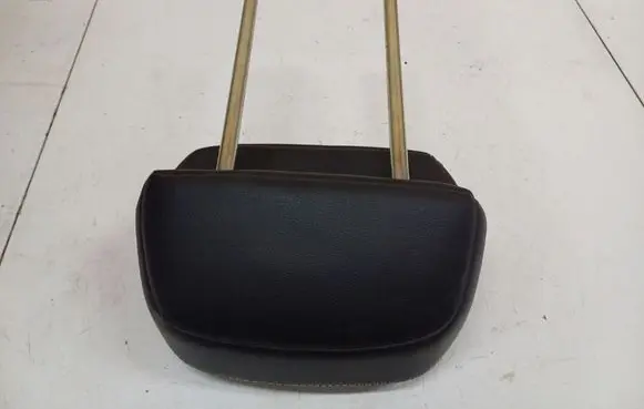 Mitsubishi Outlander Front seat headrest 