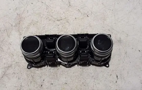 Renault Captur II Air conditioner control unit module 275100936R