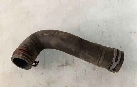 Volkswagen PASSAT B7 Engine coolant pipe/hose 3AA122051A