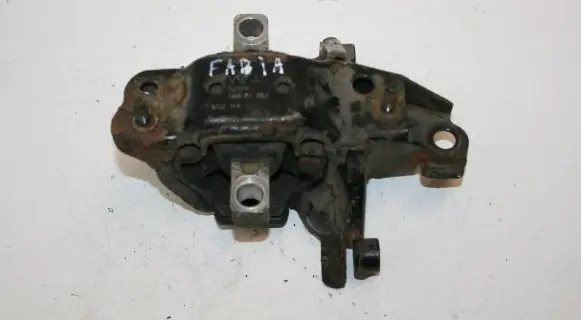 Skoda Fabia Mk2 (5J) Engine mount bracket 6Q0199555