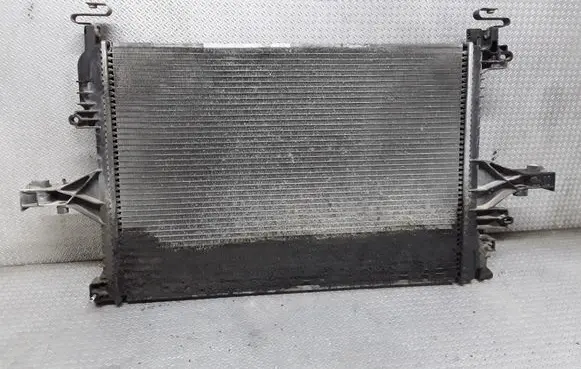 Volvo V70 Coolant radiator 30714047