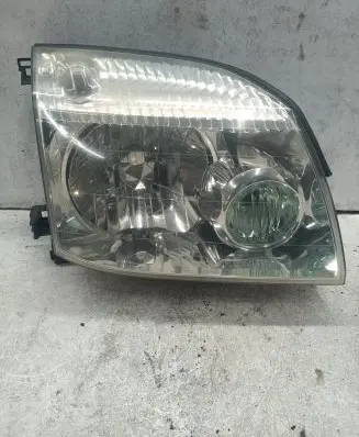 Nissan X-Trail T30 Headlight/headlamp