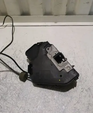 Mercedes-Benz CLS C219 Rear door lock 