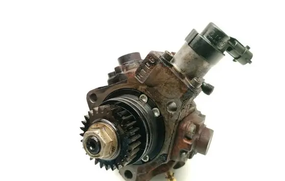 Nissan Qashqai Fuel injection high pressure pump 8200690744 0445010170