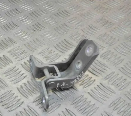 Hyundai Kona I Front door upper hinge