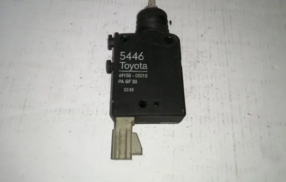 Toyota Avensis T220 Tailgate boot lock/latch motor 6915005010