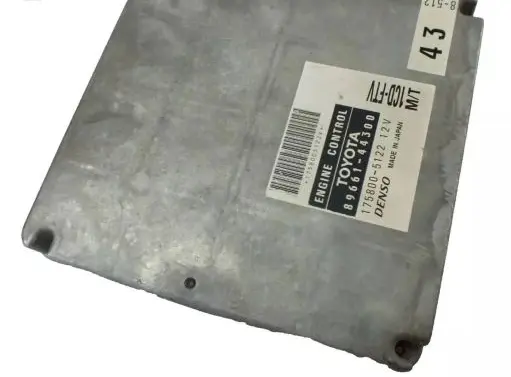 Toyota Avensis Verso Engine control unit/module 89661-44300