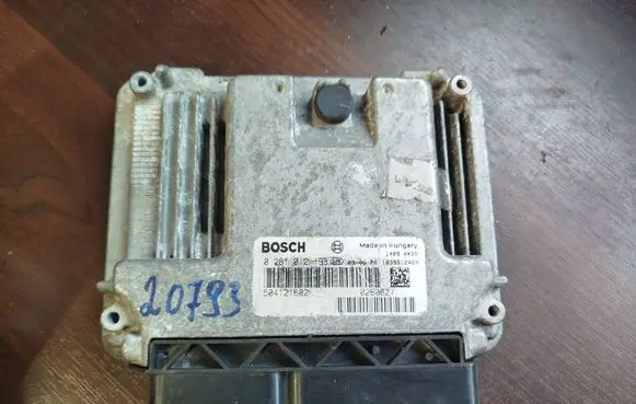Iveco Daily 35.8 - 9 Engine control unit/module 504121602