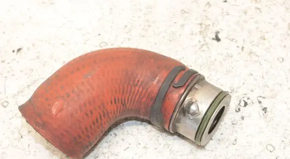 Volkswagen PASSAT B6 Intercooler hose/pipe 038131111A