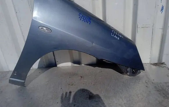 Suzuki Liana Fender 53I4
