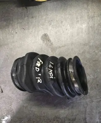 Ford Focus Air intake hose/pipe 1059139S01