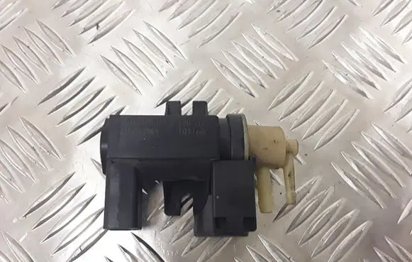 Volvo XC60 Vacuum valve 70232502