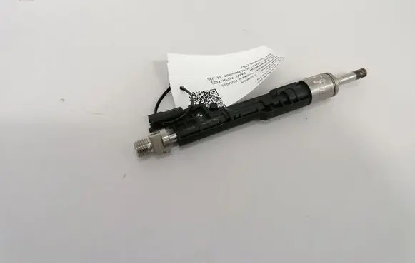 BMW 7 F01 F02 F03 F04 Fuel injector 7639994