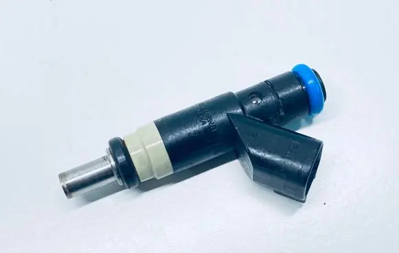 Chrysler Sebring (JS) Fuel injector 04891577AB