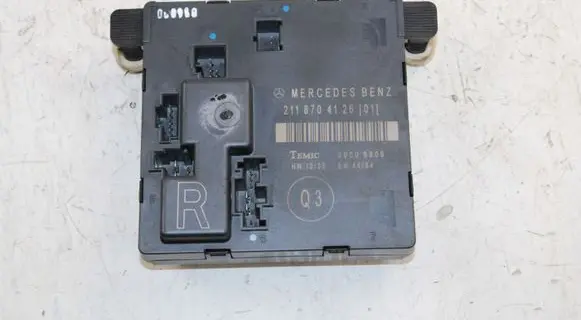 Mercedes-Benz E W211 Door control unit/module 2118704126