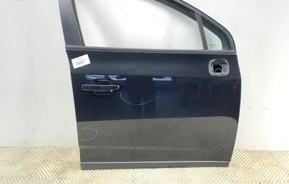 Chevrolet Orlando Front door