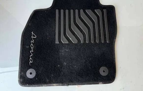Seat Arona Front floor mat 6F9061675J