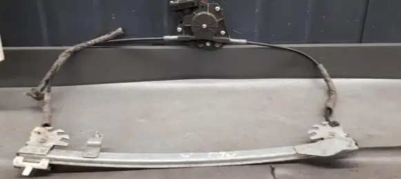Mitsubishi L200 Front window lifting mechanism without motor