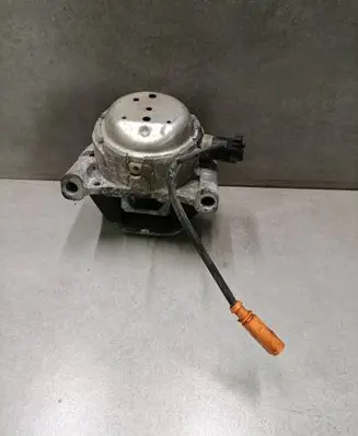 Engine mount bracket
