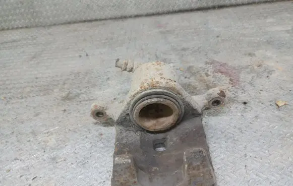 Mazda CX-7 Rear brake caliper