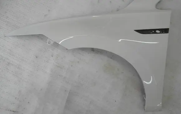 Volkswagen Golf VIII Fender 5H0821105