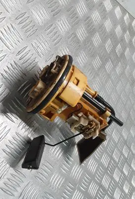 Toyota Corolla Verso E121 In-tank fuel pump 770100F010