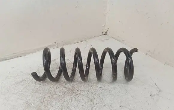 Volkswagen Touareg II Front coil spring