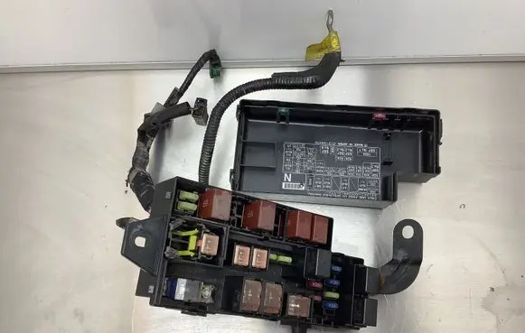 Subaru Forester SG Fuse box set MB100100B