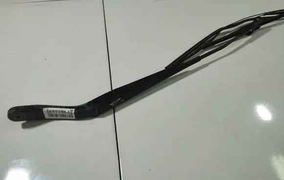 Mazda 3 I Front wiper blade arm 