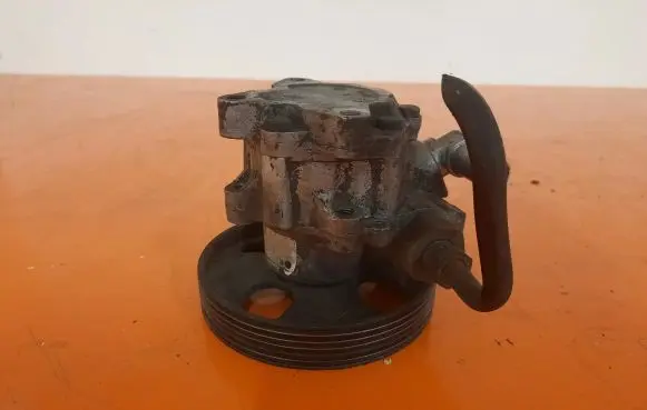 Peugeot 807 Power steering pump 91128