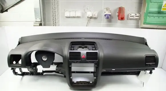 Volkswagen Golf V Dashboard