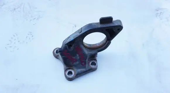 Opel Vivaro Engine mounting bracket
