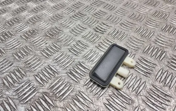 Tailgate opening switch