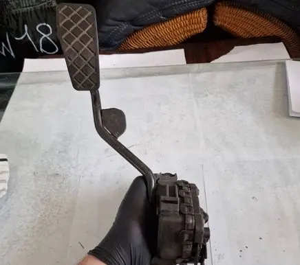 Audi A4 S4 B6 8E 8H Accelerator throttle pedal 8E2721523C 6PV00777033