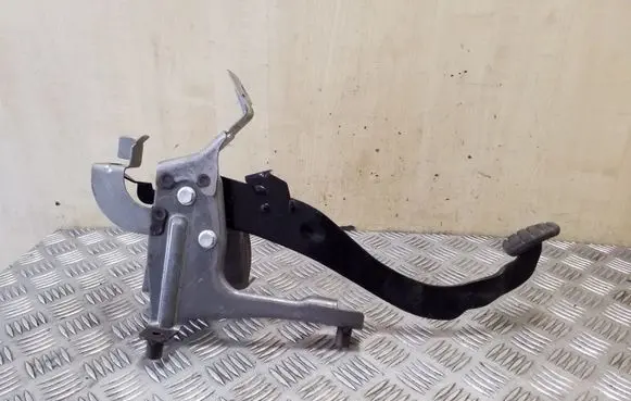 Clutch pedal
