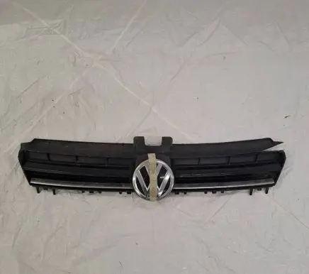 Volkswagen Golf VII Front bumper upper radiator grill 5G0853653E