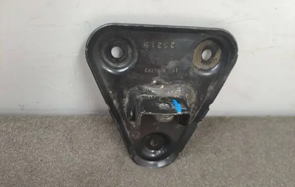 BMW X7 G07 Battery bracket 6827078