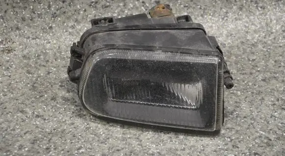 BMW 5 E39 Front fog light 8377941