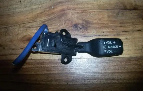 Multifunctional control switch/knob
