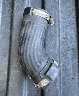 Porsche Macan (95B) Intercooler hose/pipe 95B145737B