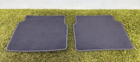 Toyota Avensis T250 Rear floor mat aaavesss3321