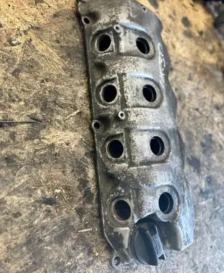 Nissan X-Trail T30 Rocker cam cover 