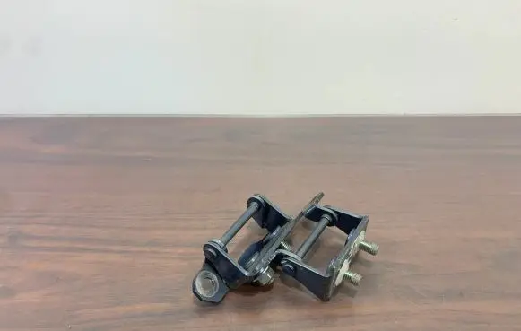 Subaru Forester SK Tailgate/trunk/boot hinge