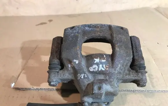 Peugeot 107 Front brake caliper