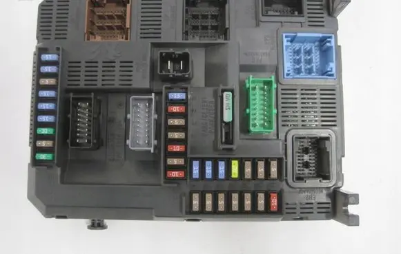Peugeot Partner III Central body control module 9807532080