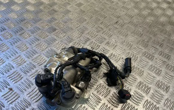 BMW 7 F01 F02 F03 F04 Air suspension compressor 6775258