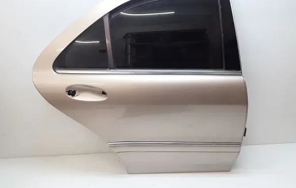 Mercedes-Benz S W220 Rear door 
